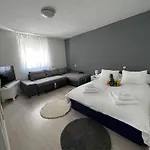 Matijas, 3 Bedroom With Terrace And Parking *