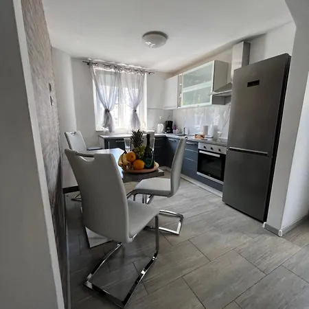 Apartman Matijas, 3 Bedroom With Terrace And Parking Split